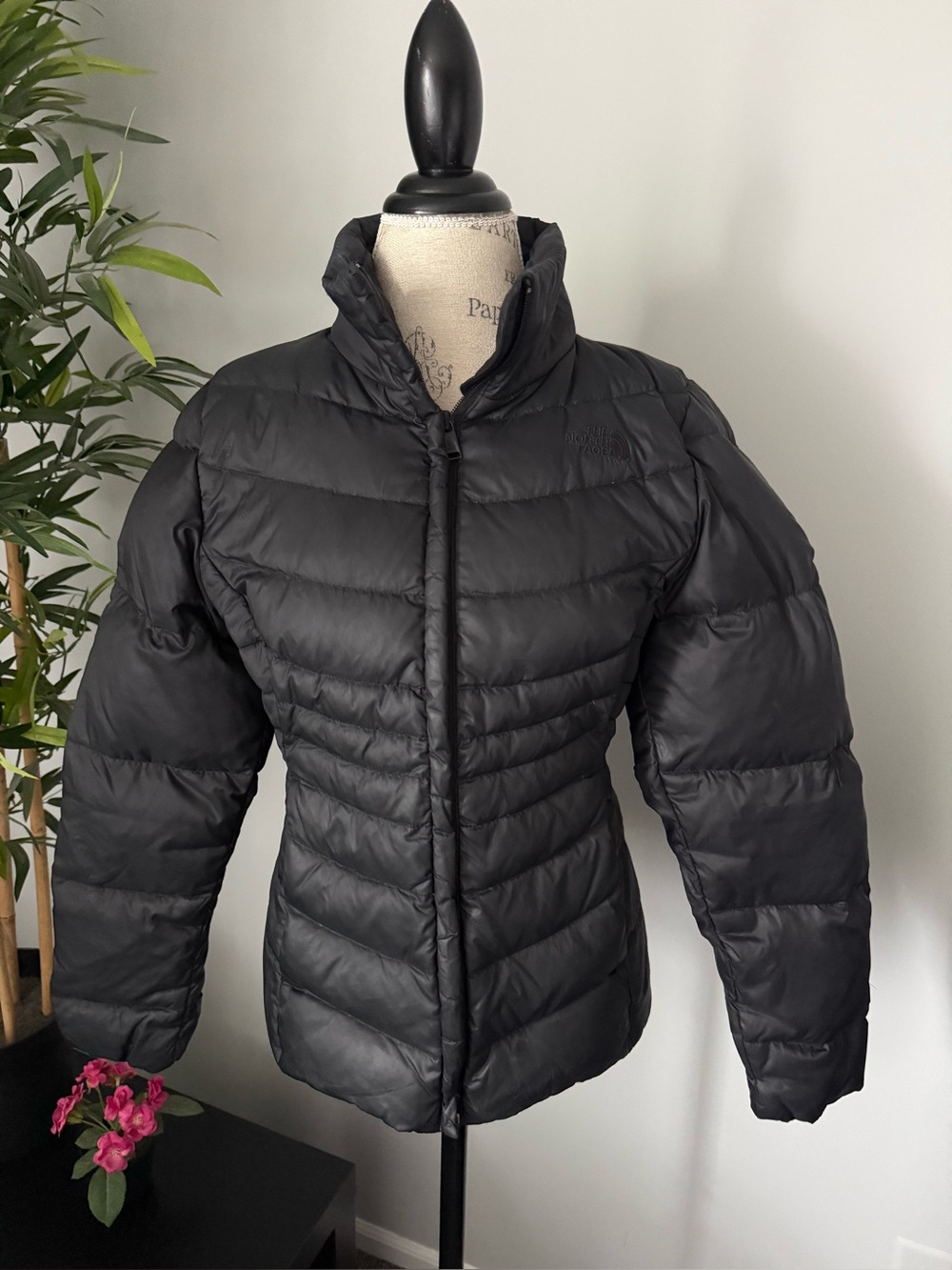 THE NORTH FACE Coat Size Medium Women 550 Quilted Goose Down black